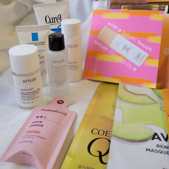 Makeup, Skincare and Cosmetics OH MY - Picture 3 of 4